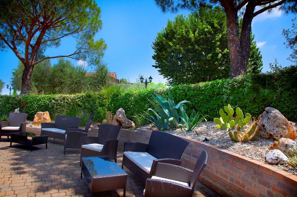 Hotel Borgo Tre Rose Valiano Exteriér fotografie