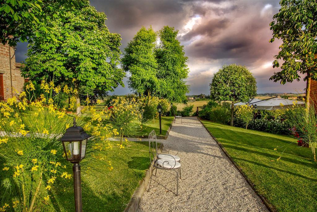 Hotel Borgo Tre Rose Valiano Exteriér fotografie